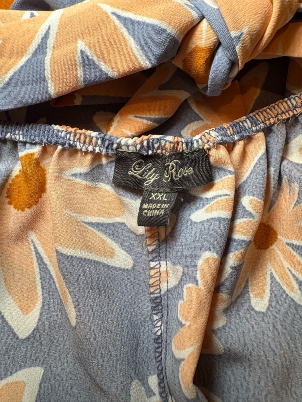 Lily Rose Gray and Peach Floral Top - Picture 6 of 6